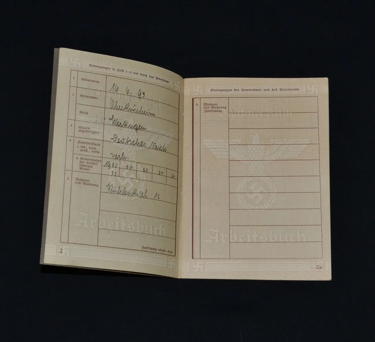 Arbeitsbuch (трудовая книжка) Выдачей трудовых книжек занимались ведо 2