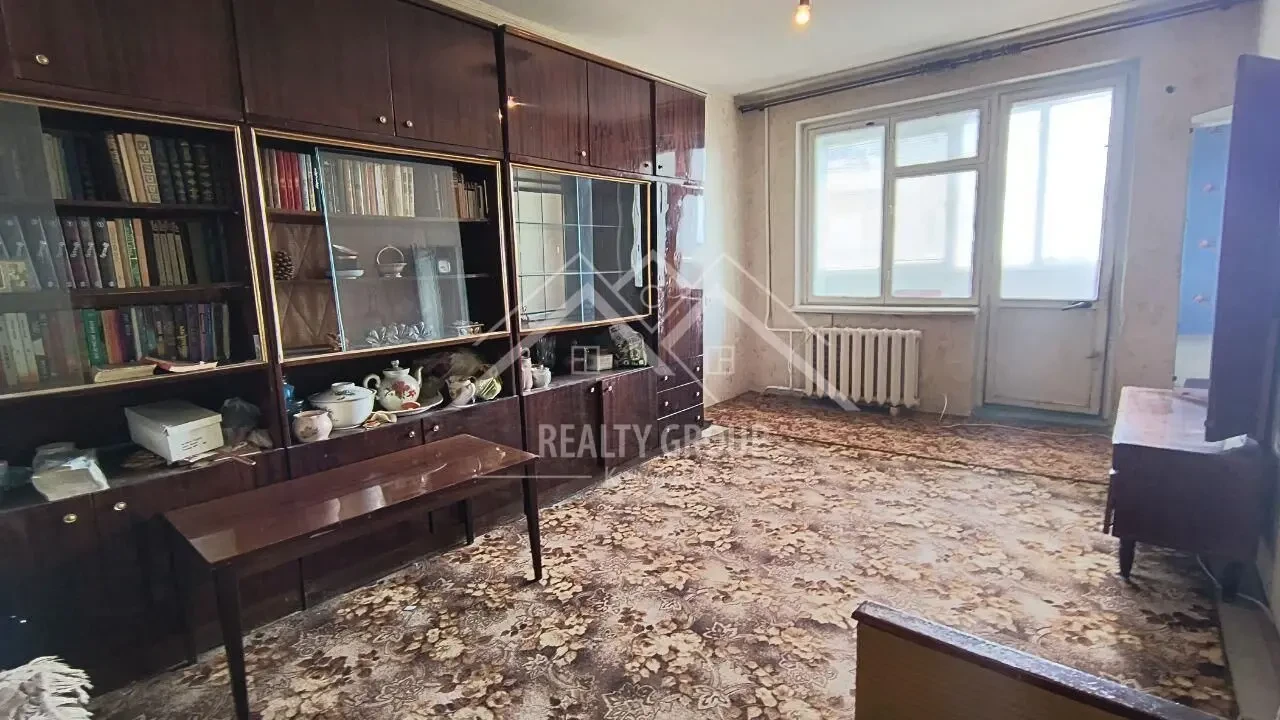 Продаж 3к квартири по Елекрозаводській 4