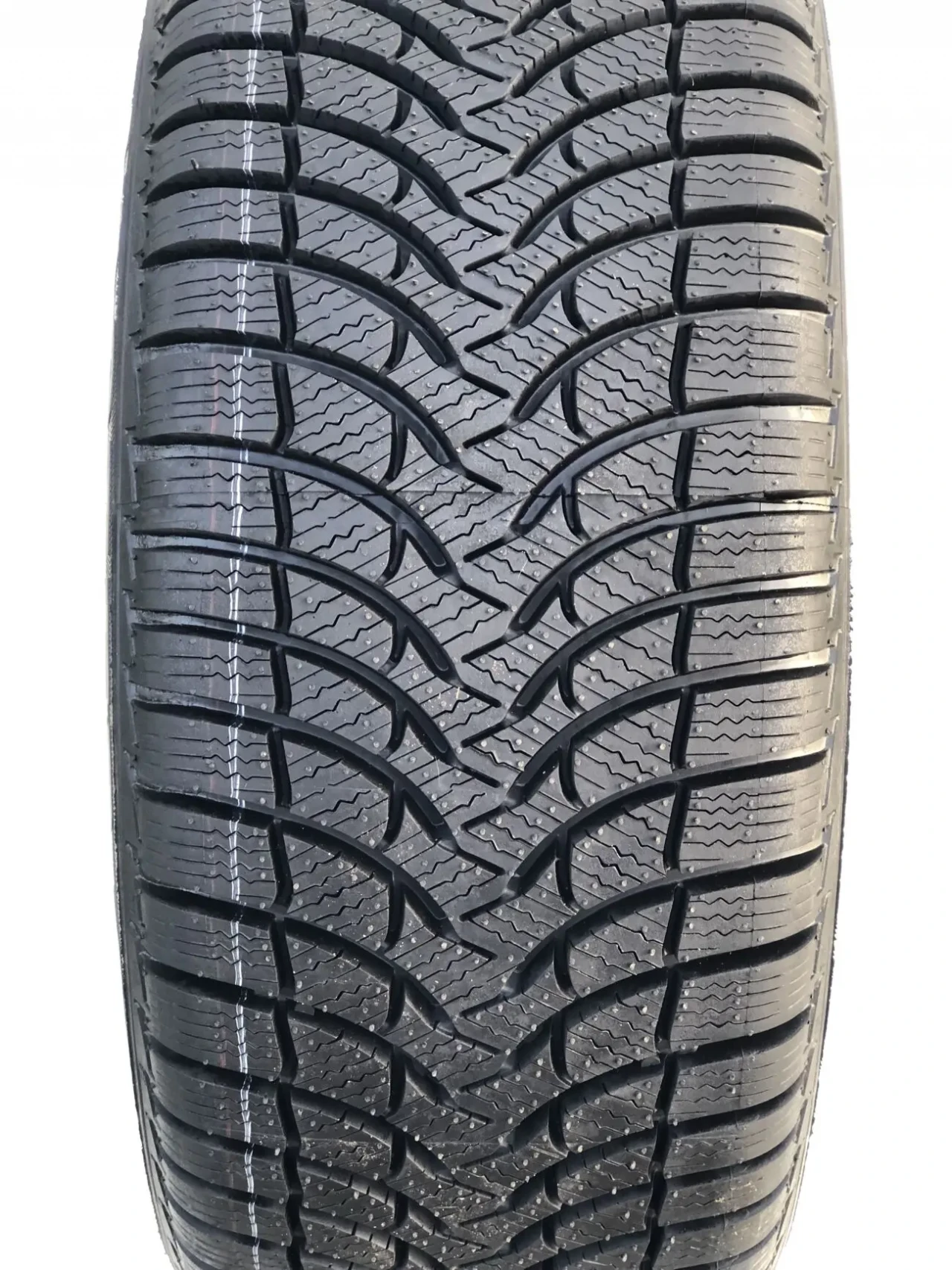Шини зимові 205/50 R17 89H резина зимня ALPIN 4 DOMIN Poland 5