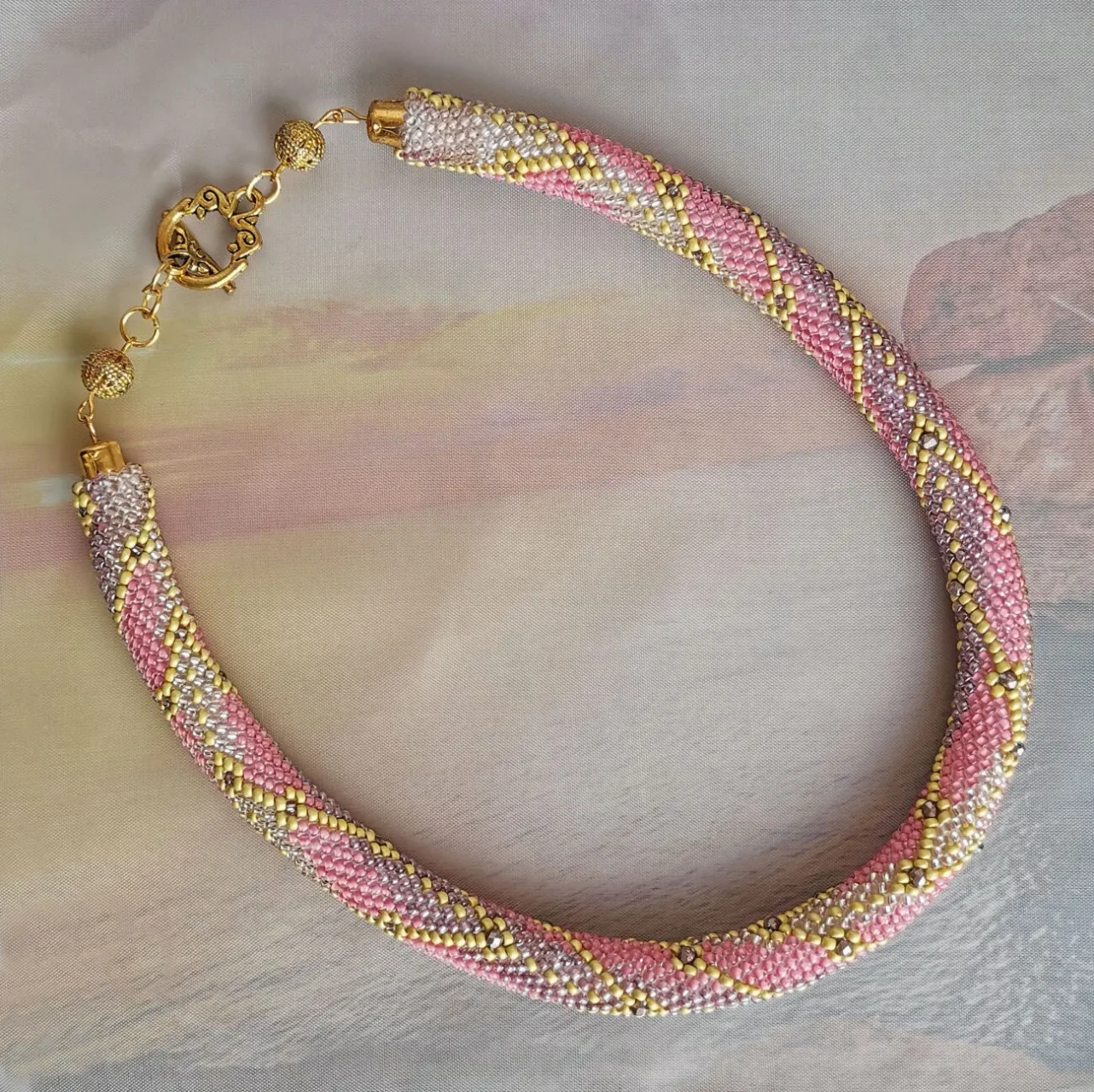 Прикраса із бісеру кольє-джгут Шовкова вуаль 4