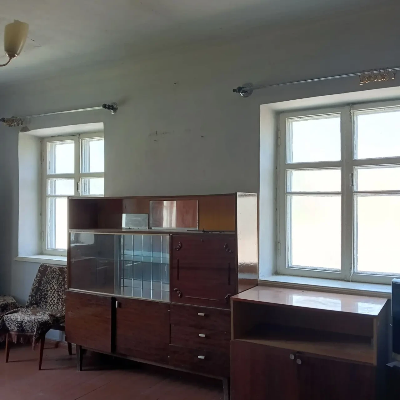 Будинок з газом та ділянкою