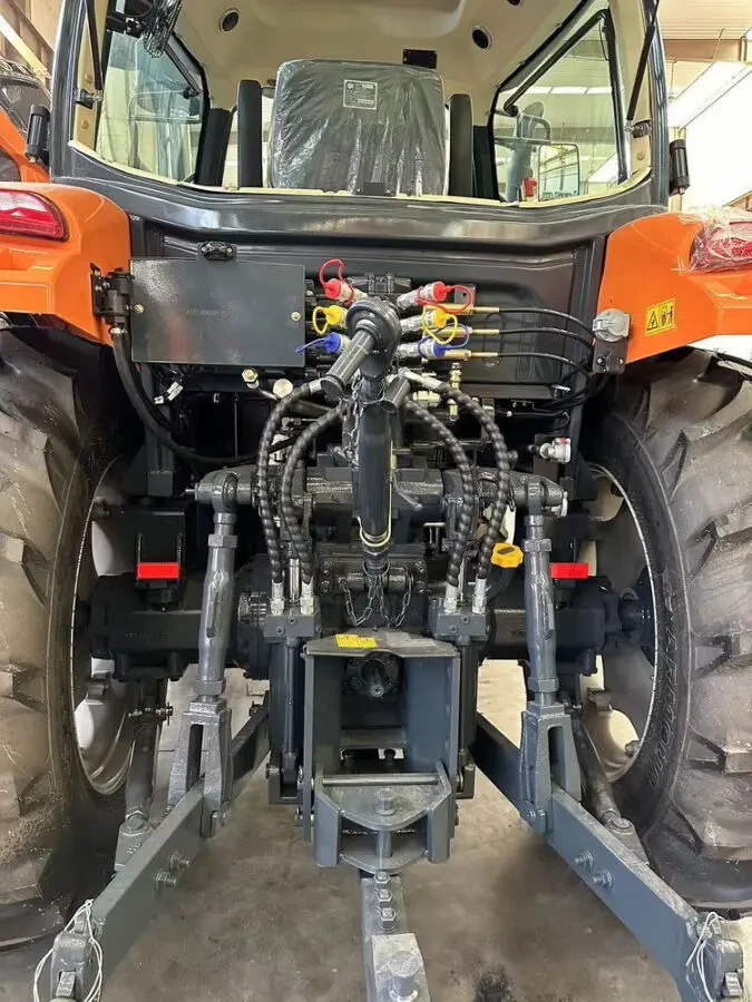 Китайський трактор Ensign 130 к.с. 6