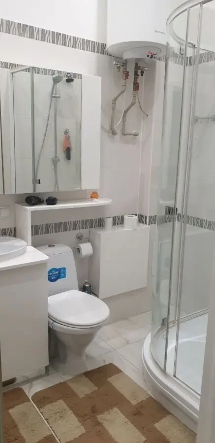 Продам 2-о кімнатну квартиру Центр - біля входу у Центральний парк 7