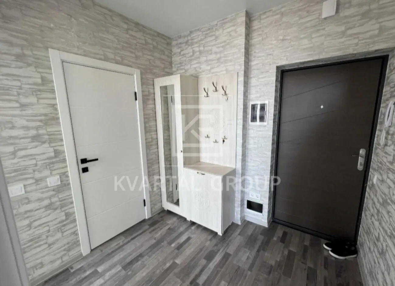 про 1-кім. квартири з меблями,  біля парку, Постанова 280, Сертифікат 5