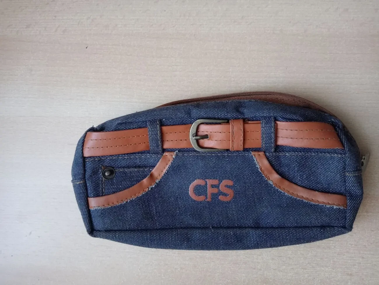 Пенал шкільний