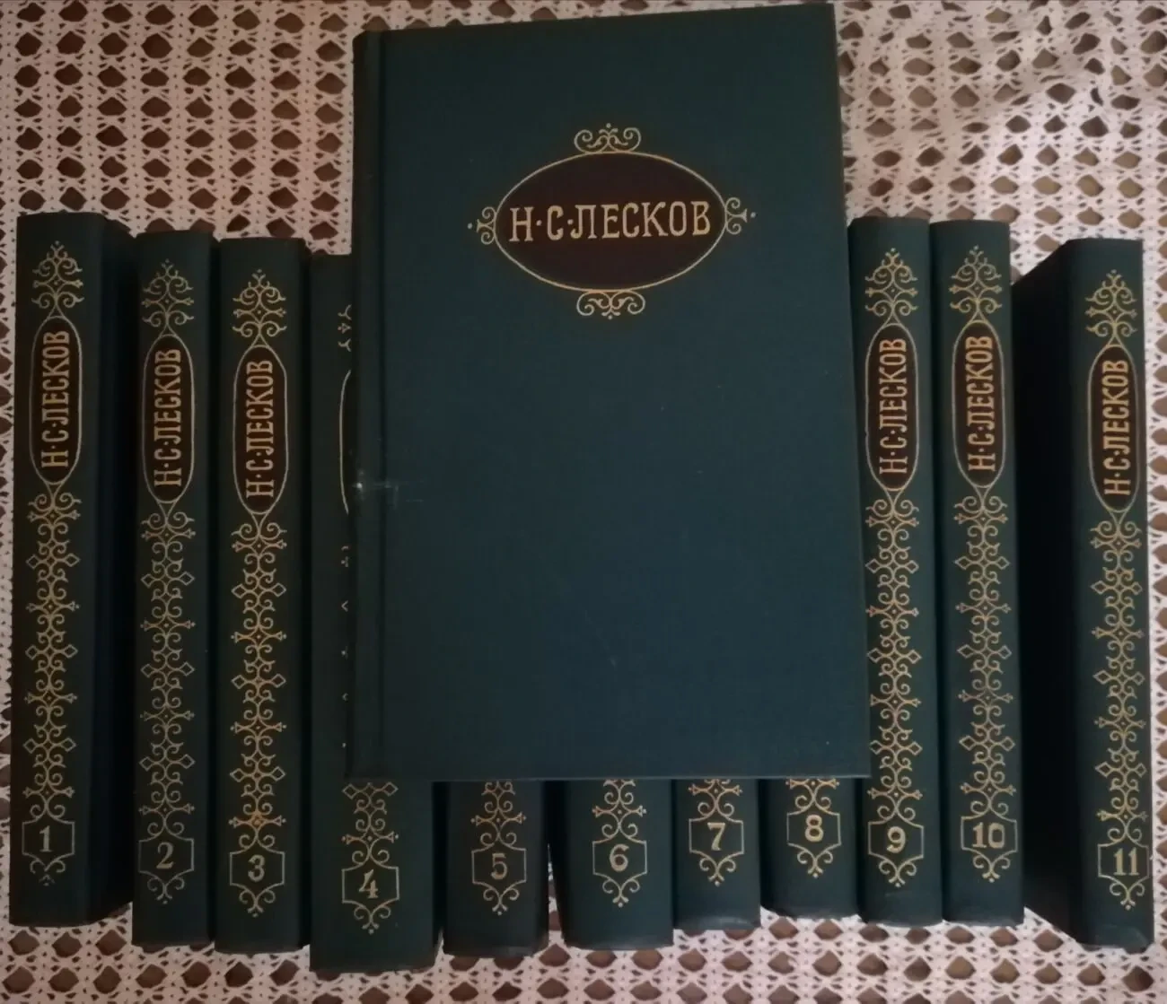 Продам книги дёшево. 15 гривен любая 2