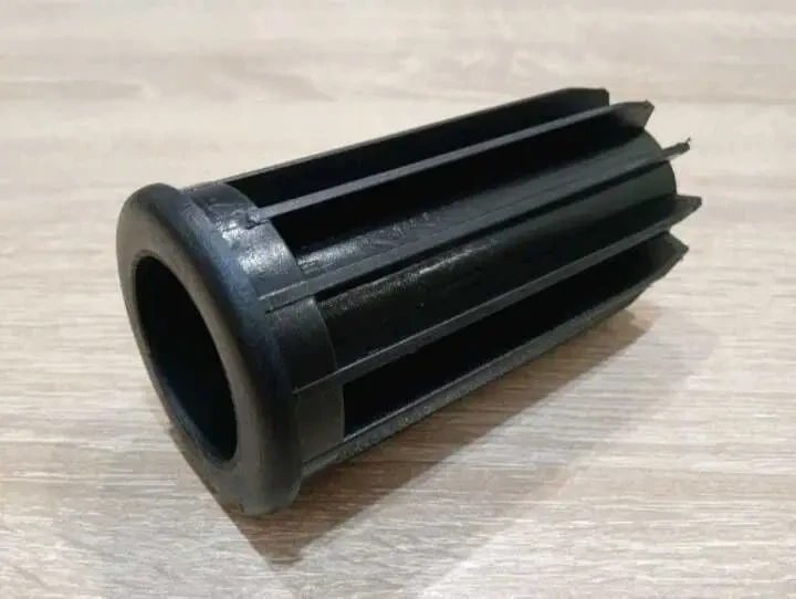 Втулка направляющая корпуса пневмопоршня. 2