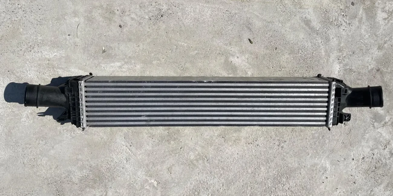 Porsche Audi Радиатор интеркулера 8K0145805AC 8K0145805E 3