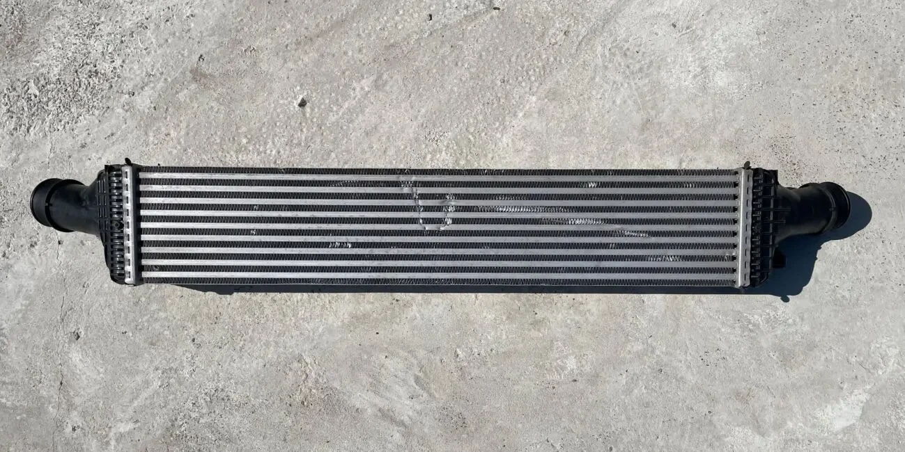 Porsche Audi Радиатор интеркулера 8K0145805AC 8K0145805E