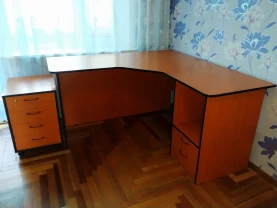 Большой угловой стол с выкатной тумбой б/у цена за все