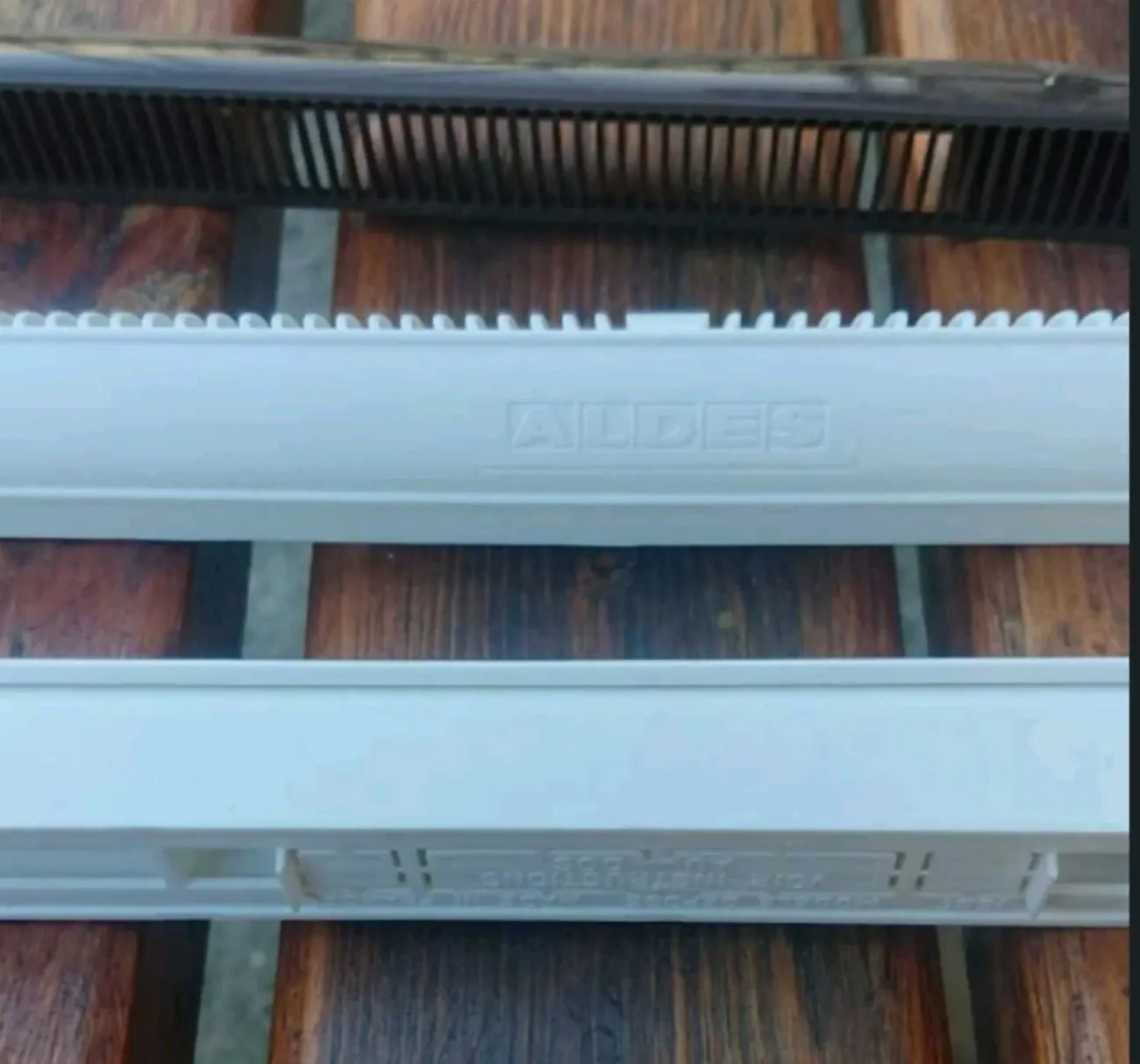 Клапан оконный, предназначенный для проветрив 2