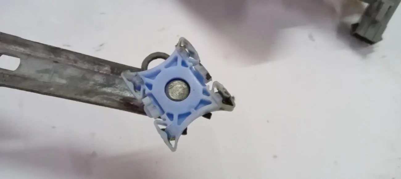 Електроклопідіймач (трапеція) Volvo 960 передня права. 4