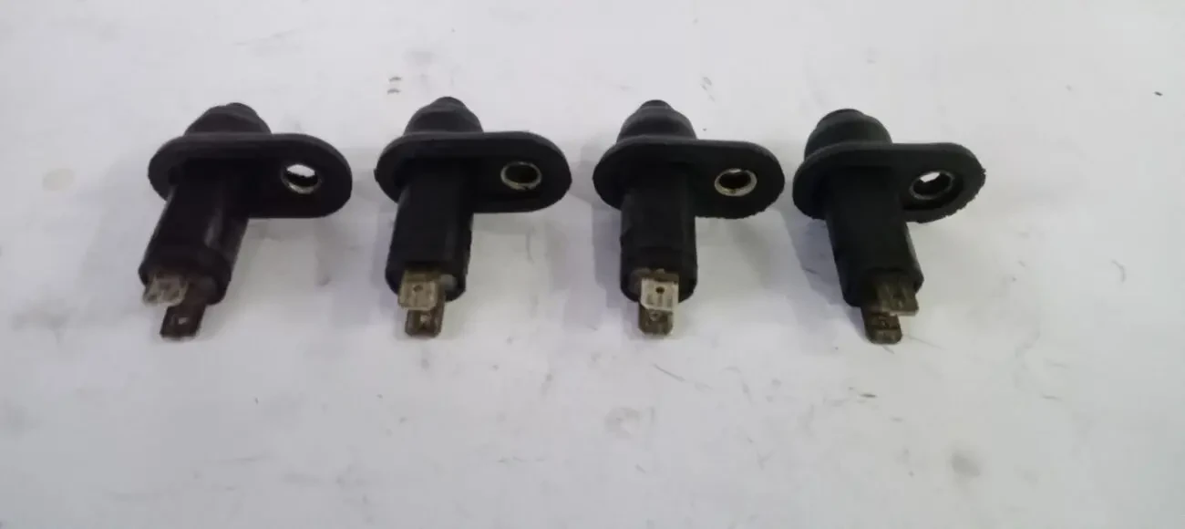 Кінцеві вимикачі дверей Volvo 960.