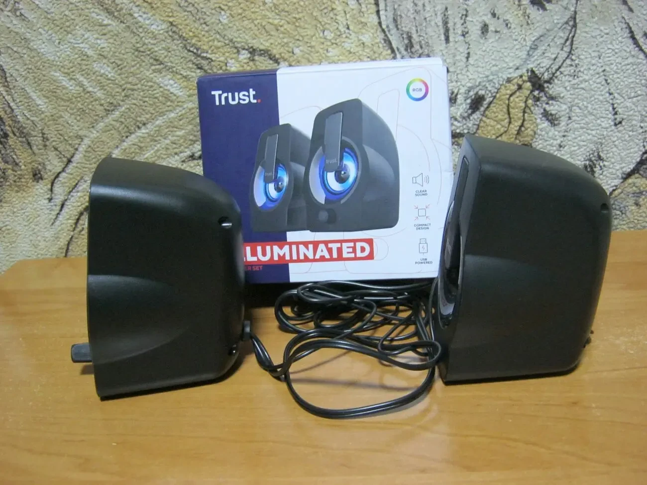 Колонки для компьютера Trust Gemi RGB 2.0  со светодиодной подсветкой 2