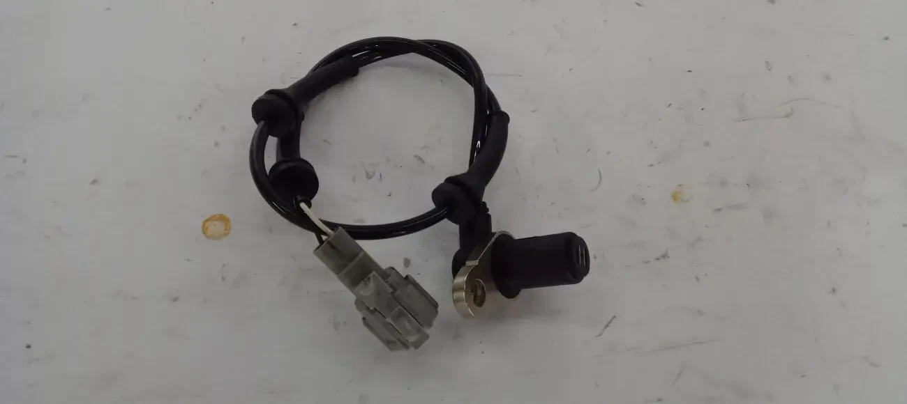 Датчик ABS Nissan X-Trail T30 задній правий 3