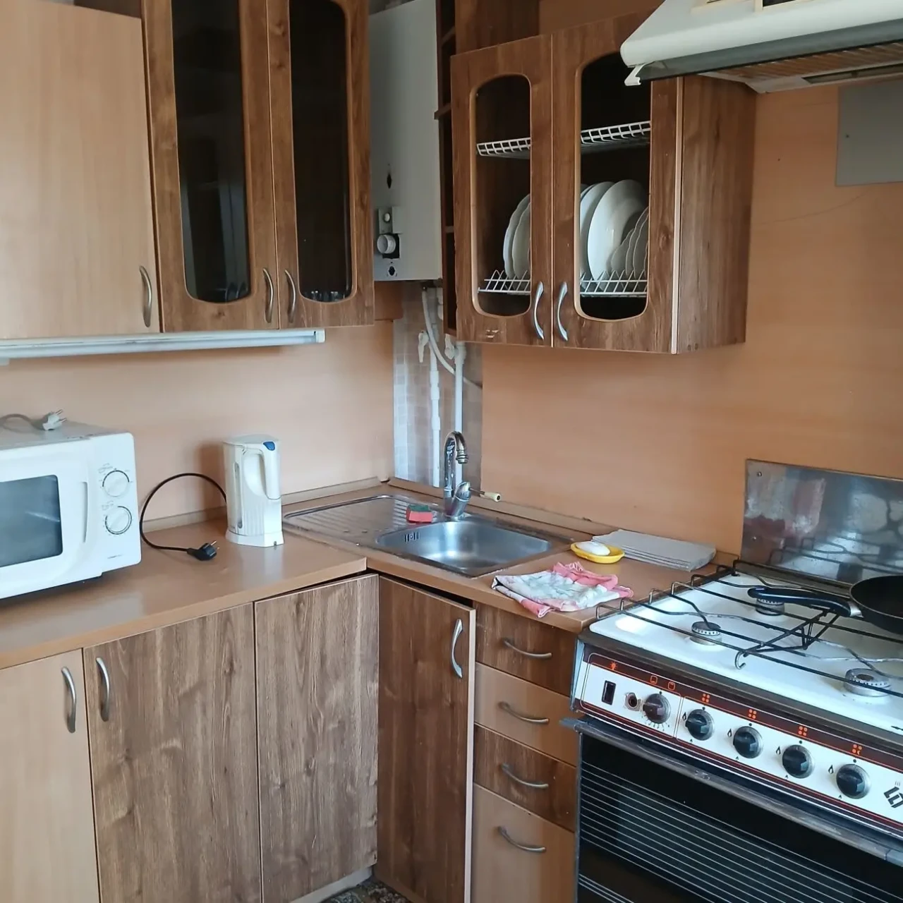 Здам 2к квартиру. Ц.міськ.рн.Парк Правди.Обладнана,1 поверх Першотравн 3