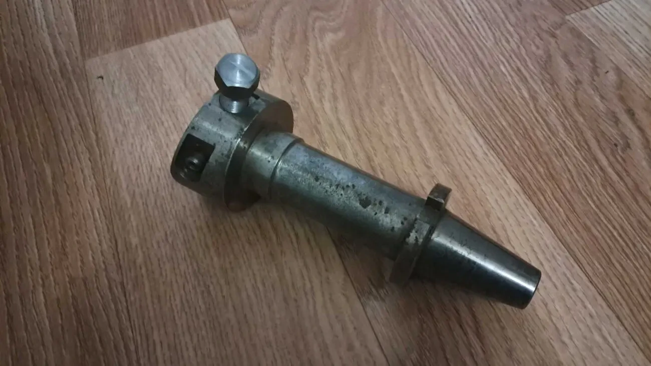 Патрон для резцов к фрезерному станку