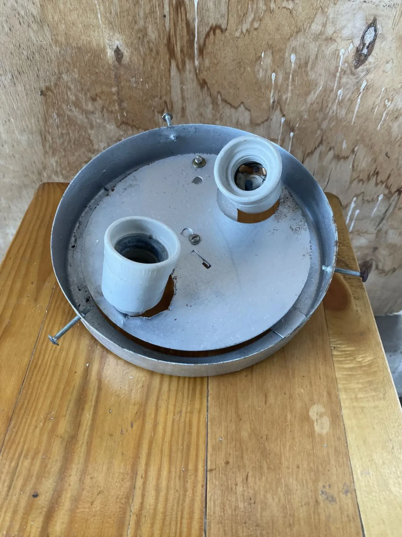 Настенный светильник (металл, стекло, фарфор). 10