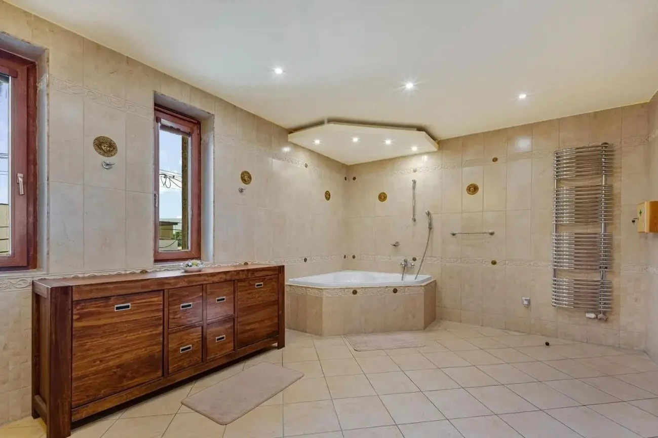 Продаж Розкішного Двохповерхового Будинку біля м. Дьйор (Угорщина) 10