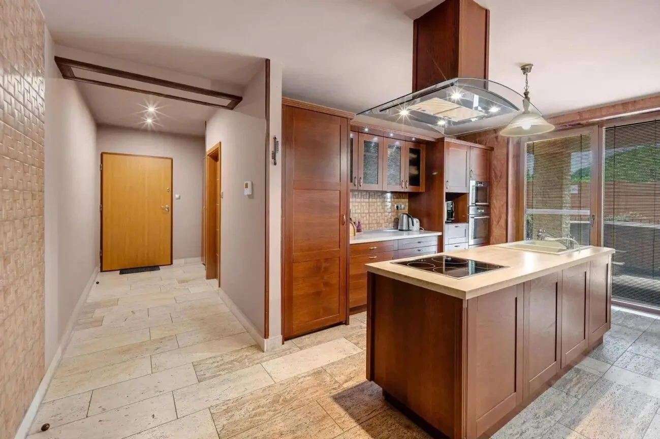 Продаж Розкішного Двохповерхового Будинку біля м. Дьйор (Угорщина) 6