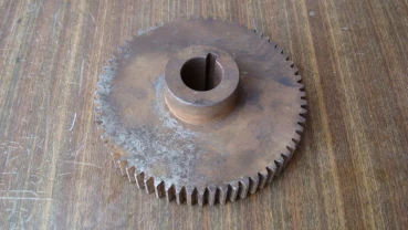 Шестерня под вал, диаметр 24/132 мм.