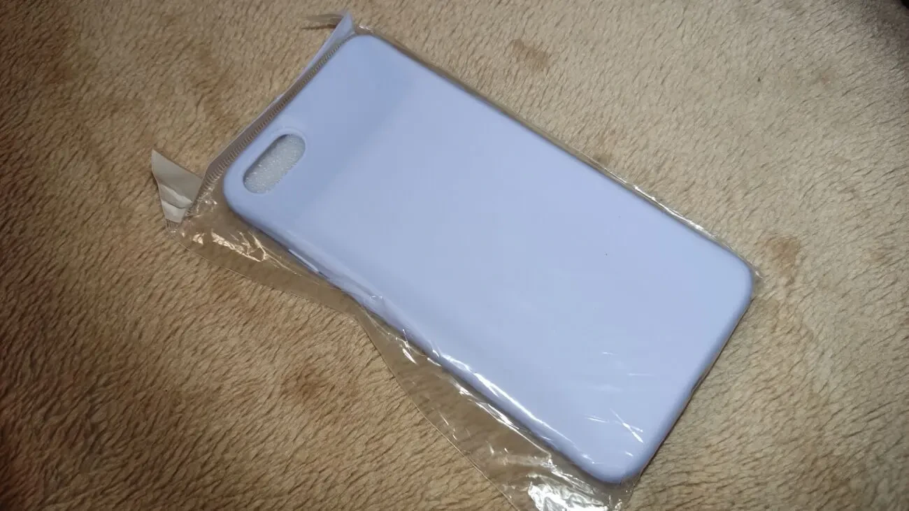 Чехол пурпуровый IPhone 7 8  Se2 Se3 2