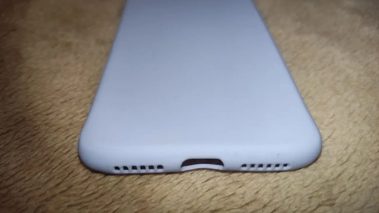 Чехол пурпуровый IPhone 7 8  Se2 Se3 5