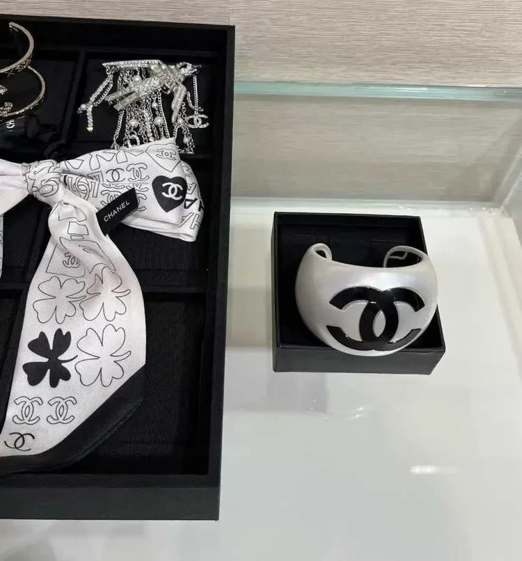 Браслет-Каф Chanel 4