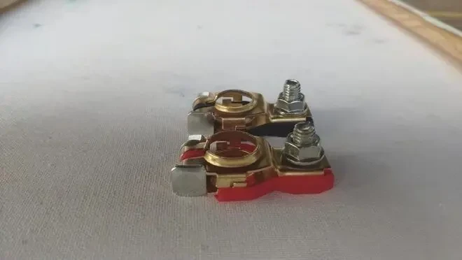 Клеммы аккумуляторные 2