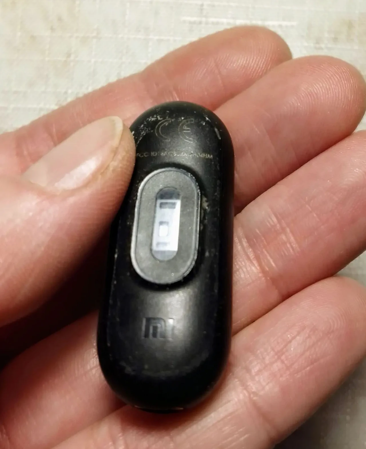 Браслет силиконовый для фитнес трекера, смарт часов узкий тонкий серый 4