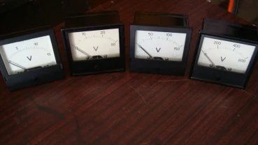 Вольтметры м381 (15v, 30v, 150v, 600v)