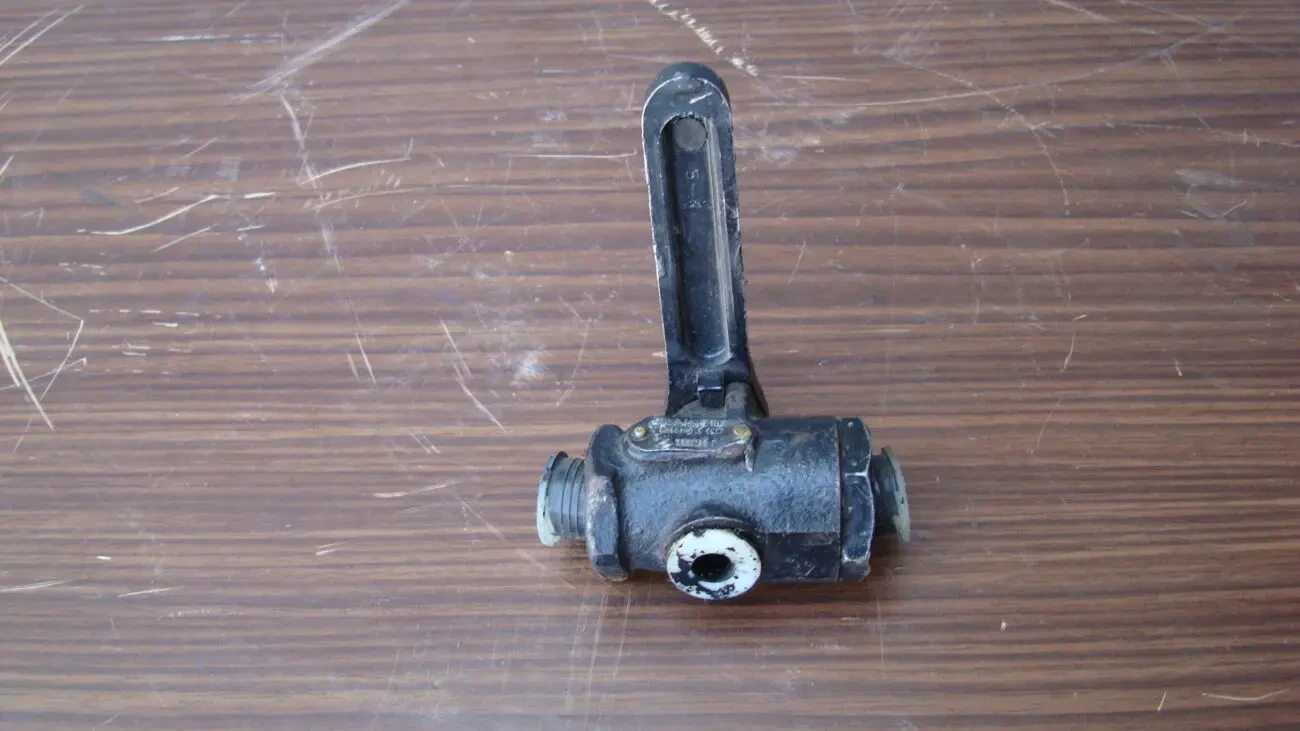 Кран разобщительный 12.3520010 2