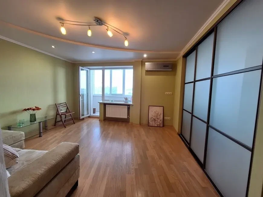 Продаж 2-кім кв, тихий центр, р-н Апельсин. Заходь і живи