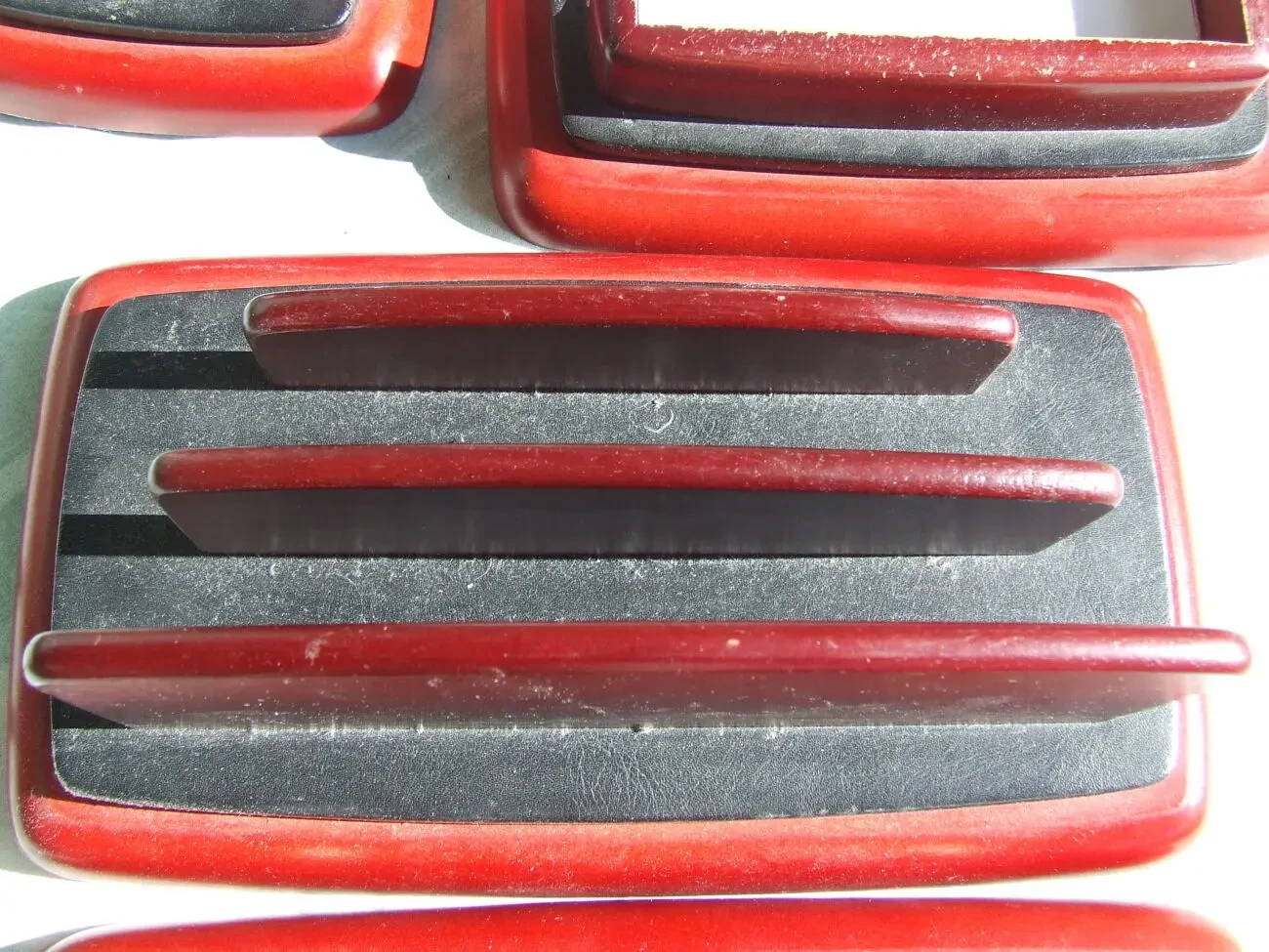 Набор письменный для офисов из 4 предметов с красного дерева. 1980 гг. 3