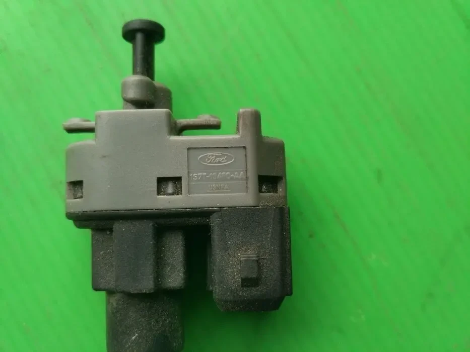 Вимикач на педаль гальм 1s7t-13490-aa Форд оригінал 6
