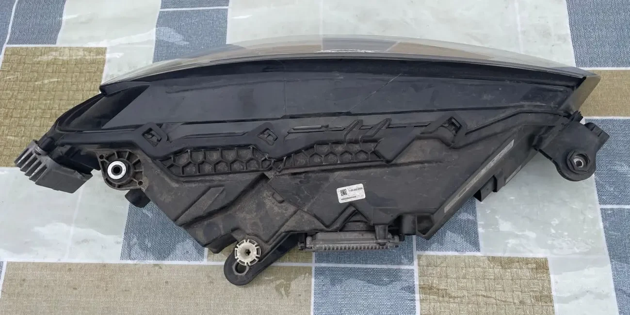 Skoda Superb Фара 3V1941015D  3V1941015E 5