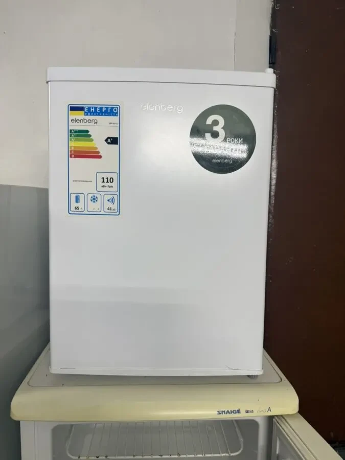 Холодильник маленький Еленберг