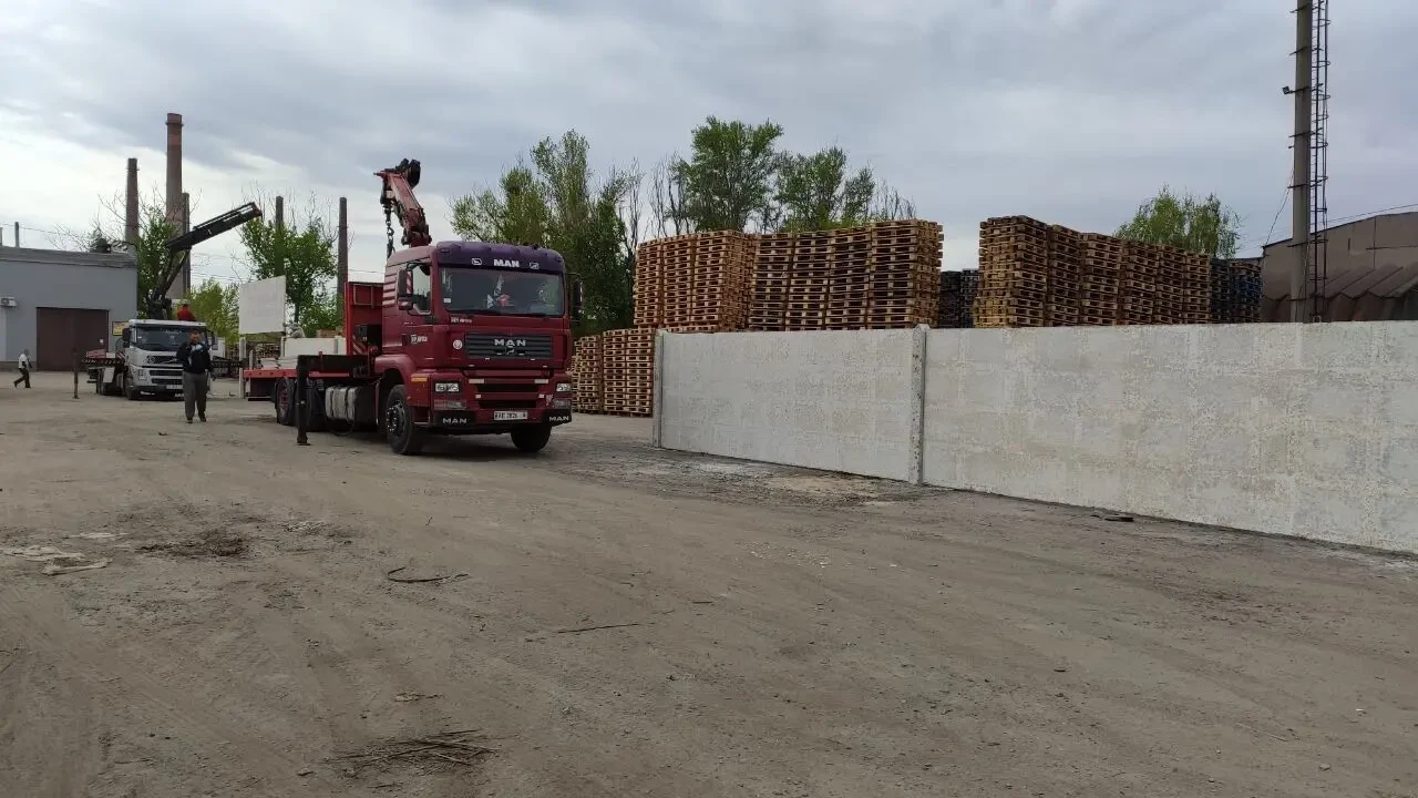 Установка бетонных заборов и промышленных ограждений в Днепре 4