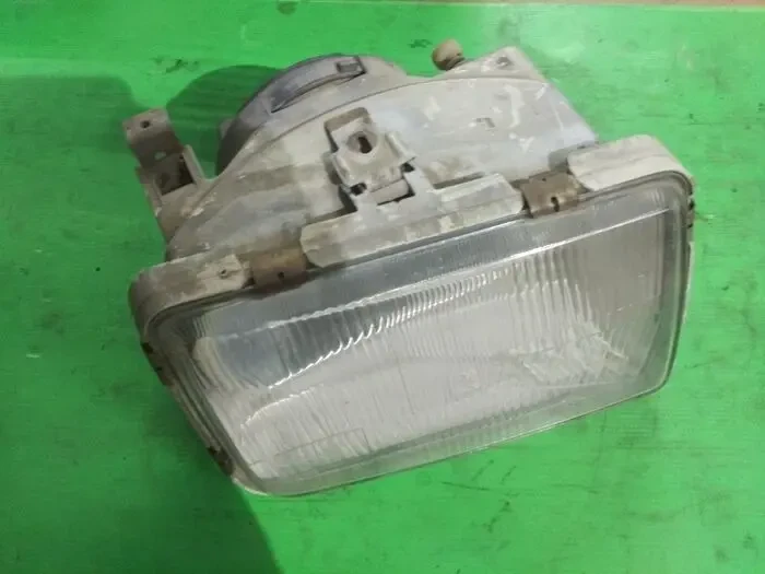 Фара права 03428748 Форд Сієрра 82-85р.в. 83bg-13n114-ma
