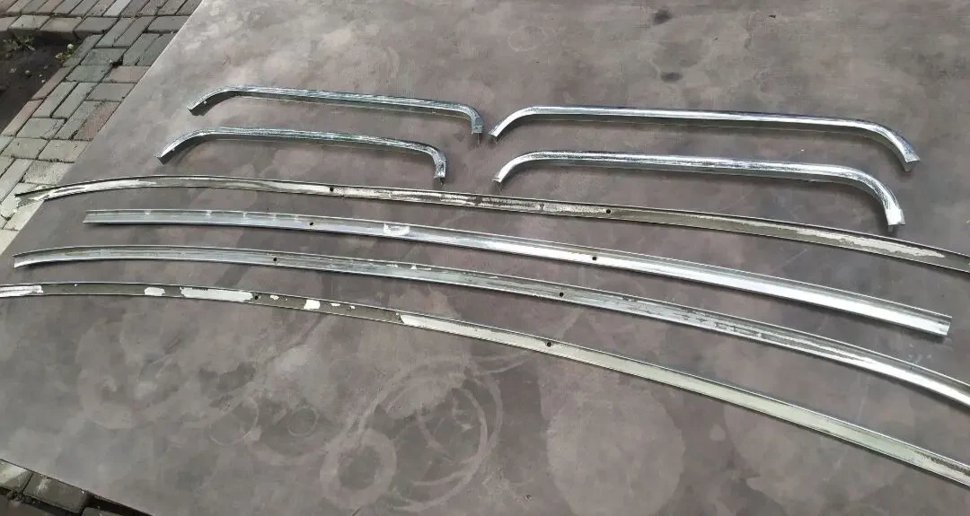 Молдинги лобового стеклаГАЗ 24.2410 2