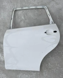 SEAT Altea XL  Дверь задняя левая 5P8833055