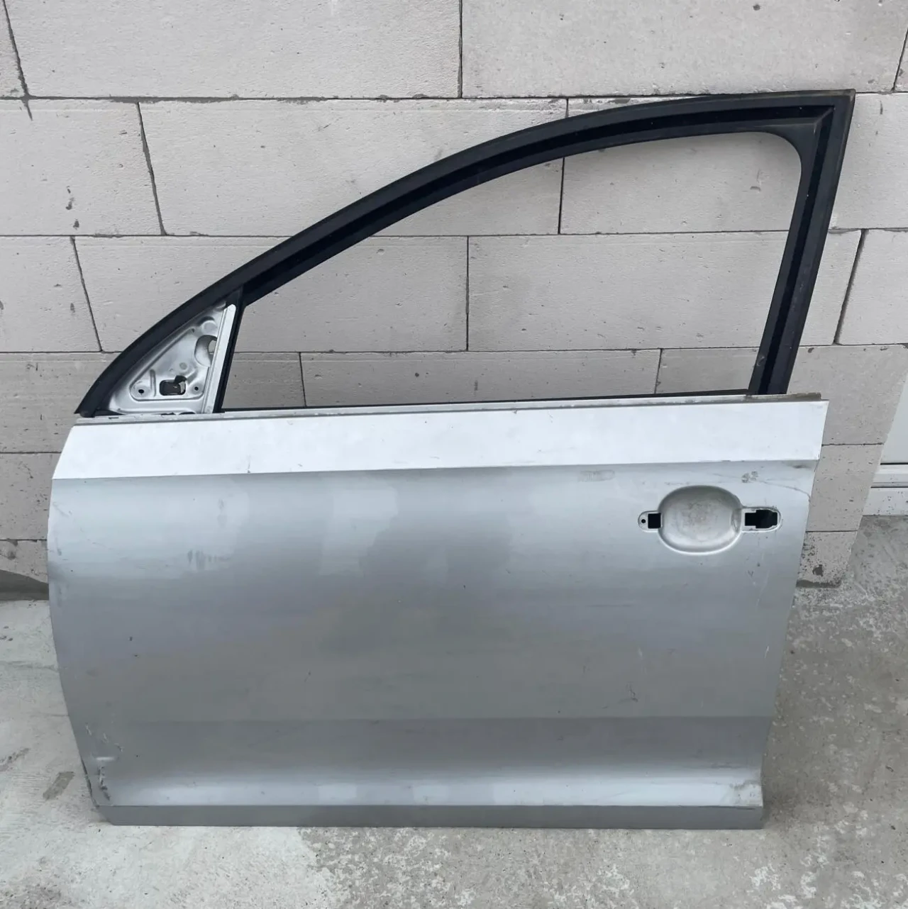 Skoda Rapid Seat Toledo Дверь передняя левая 5JA831051C 5JA831051B