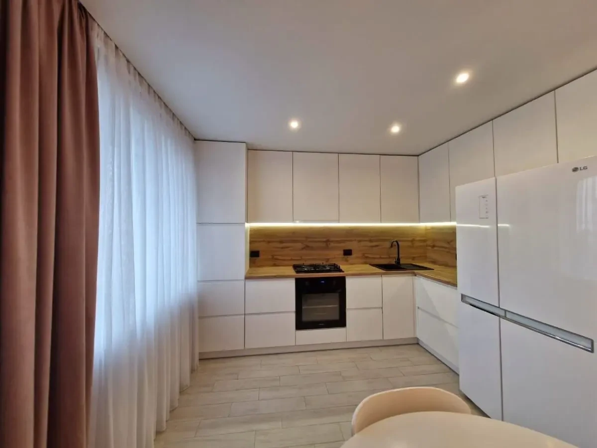 Продаж 2-во кімнатної квартири в м. Луцьк 2