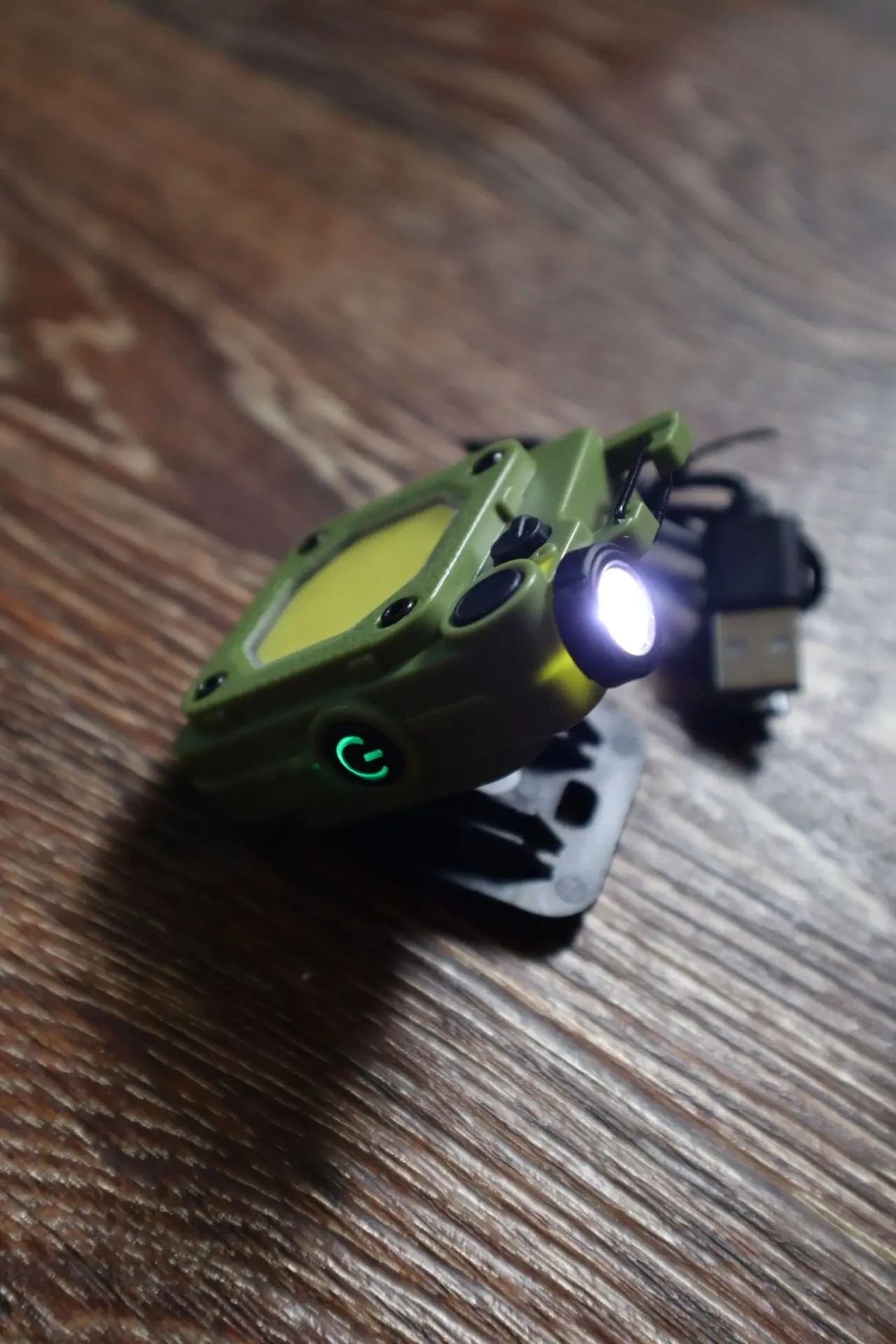 Ліхтар EDC кишеньковий зелений 5