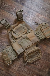 Плитоноска з підсумками (без плит) Tan