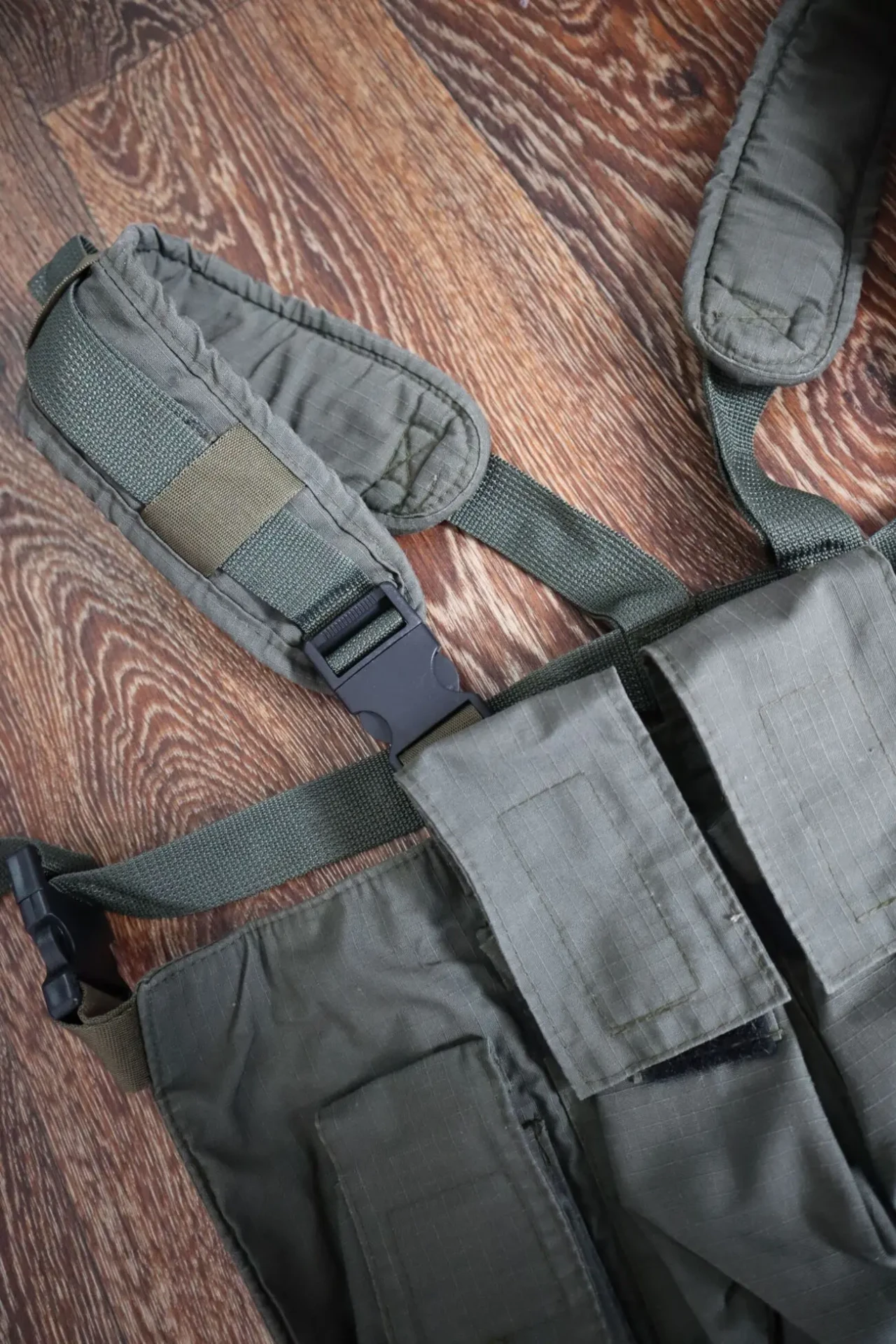 Нагрудник олива 3