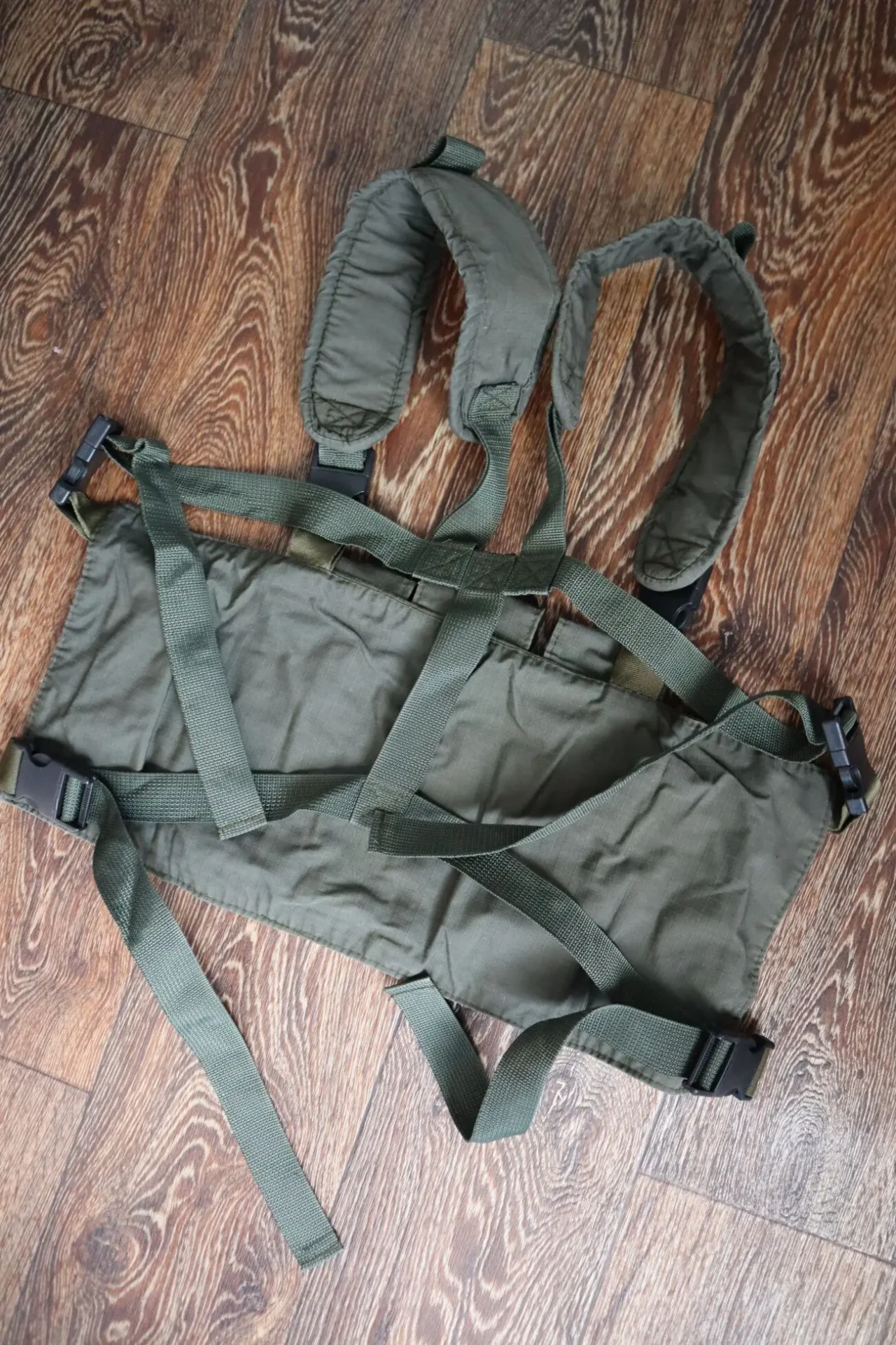 Нагрудник олива 2