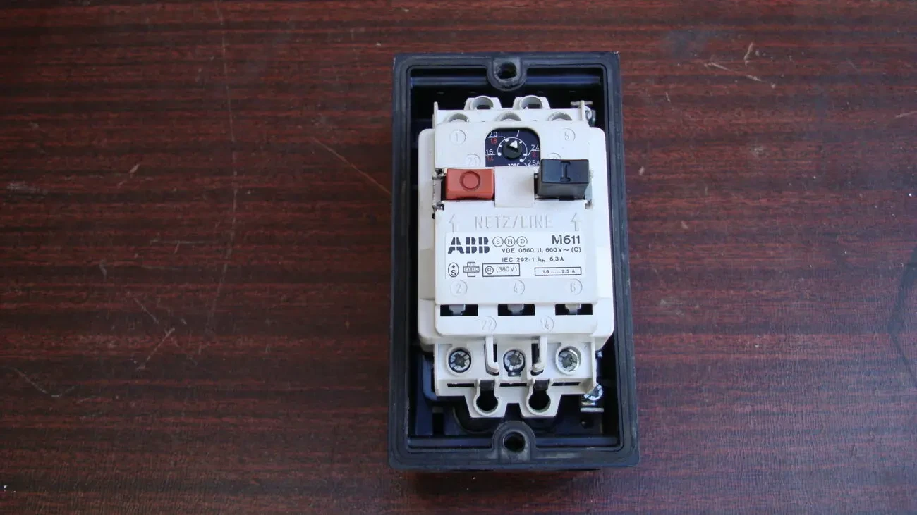 Автоматический выключатель АВВ М611 для швейных машин. 2