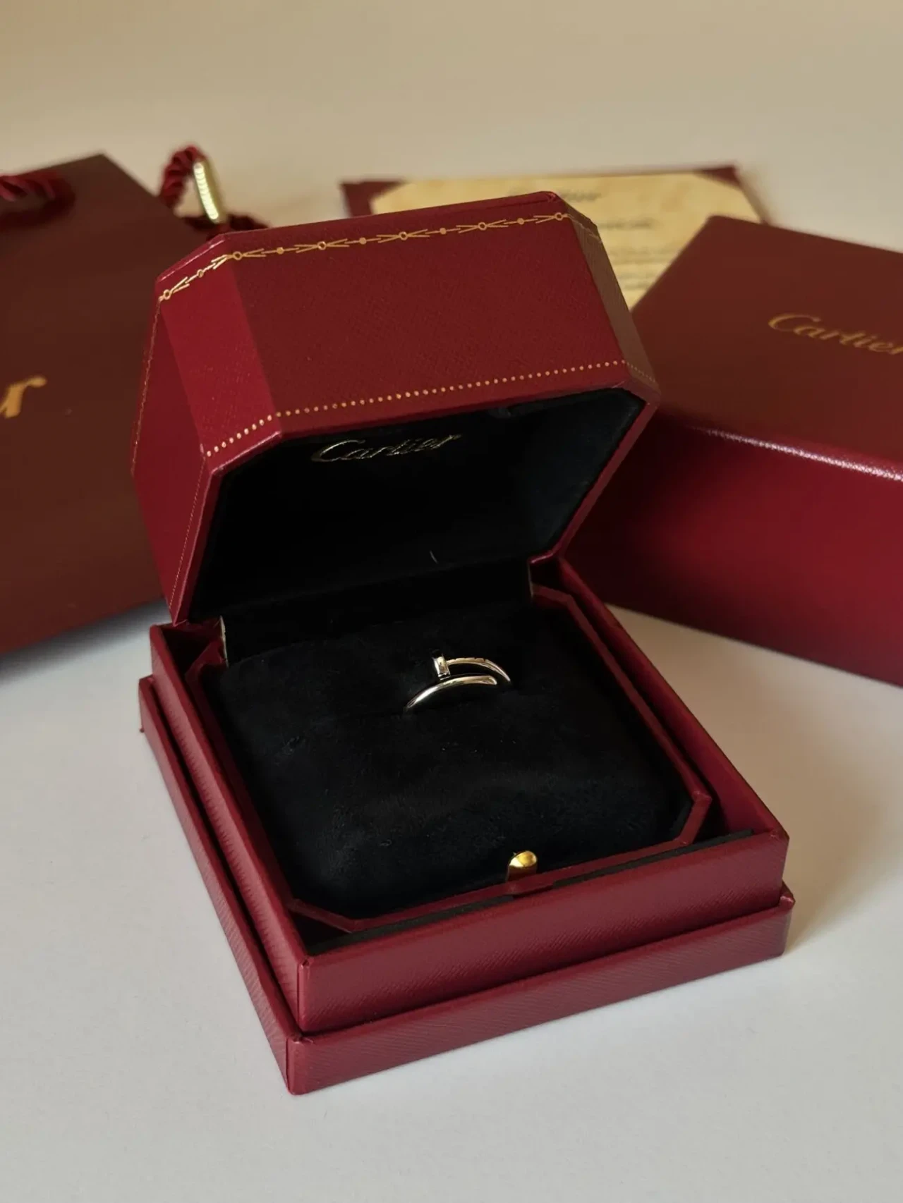 Кольцо цвях Cartier Juste un Clou small 2