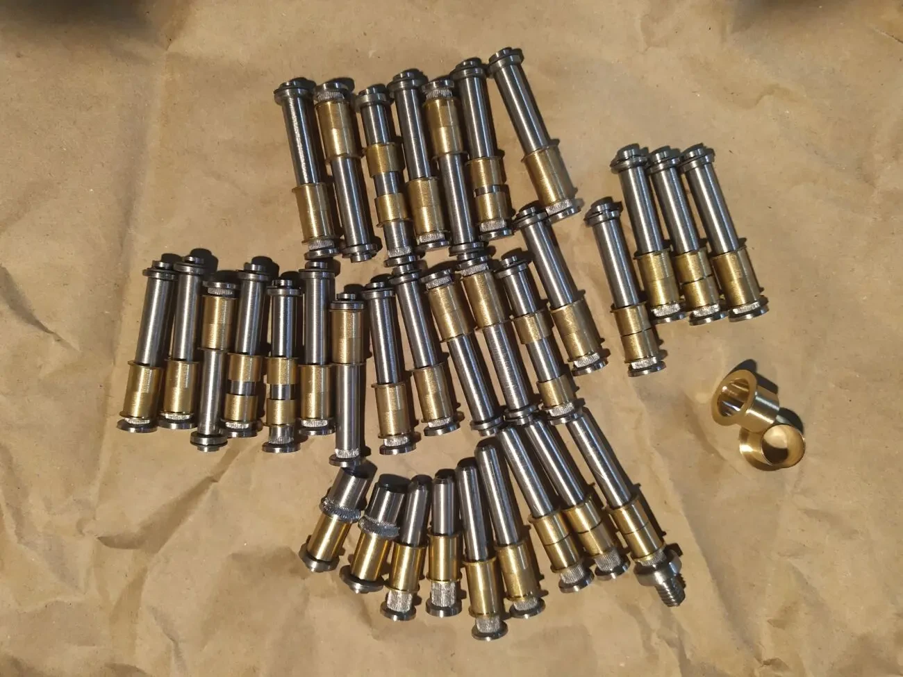 Ремкомплект на одну дверь Рено Логан комплект на петли ремонт 7